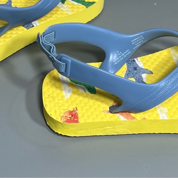 Toddler boys Yellow colorful shark baby Flip Flops size 5 good condition. - Picture 8 of 13